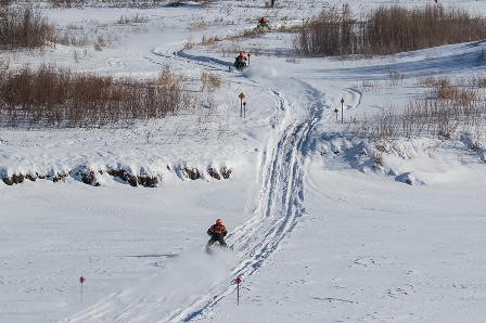cross-country snowmobile racing