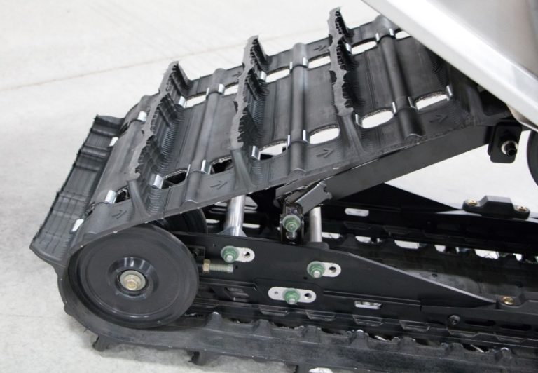 2020 Polaris 600R Race Sled Gets Interesting Track Design SnowGoer